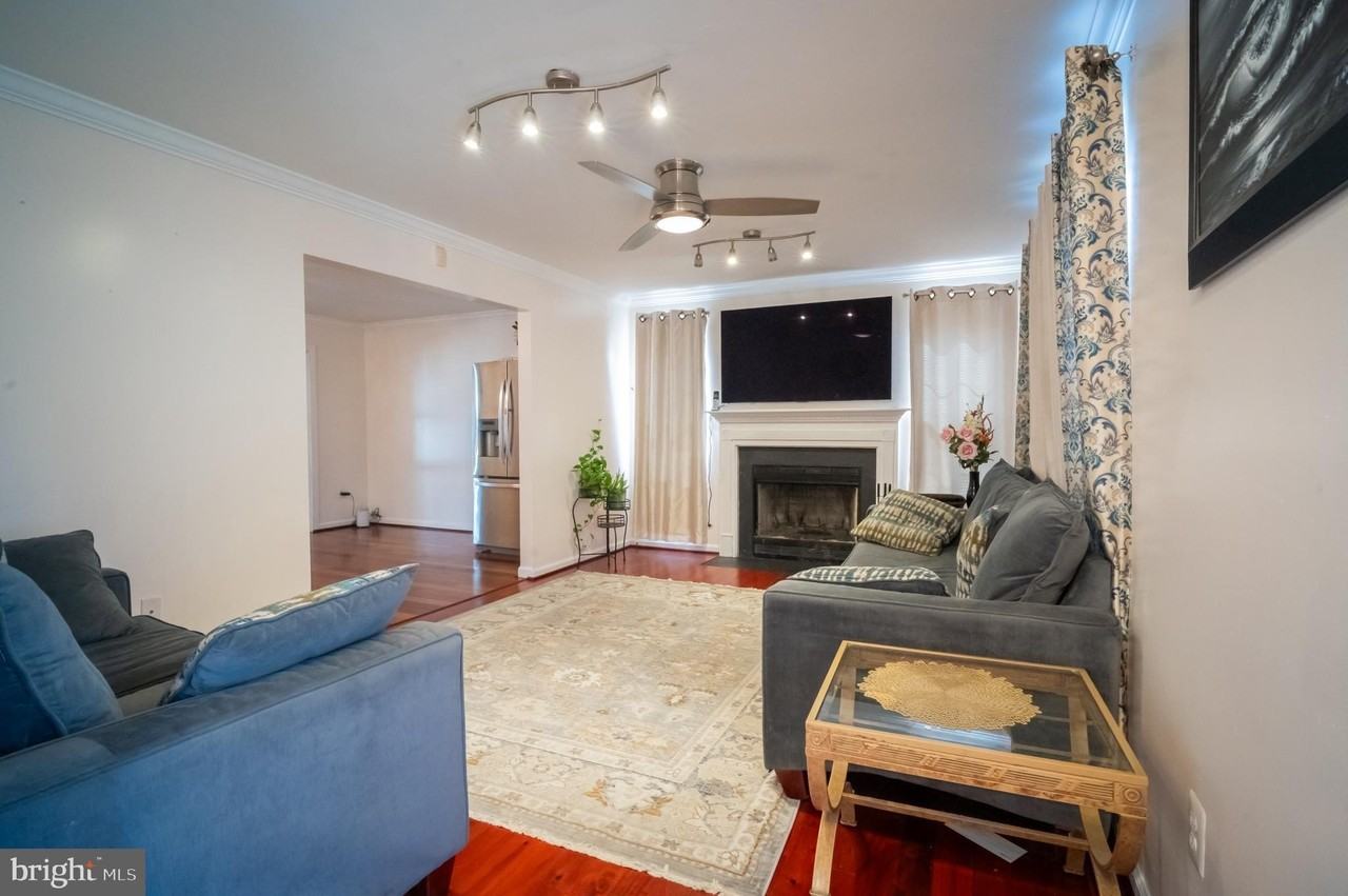 1215 Elm Ridge Ave - Photo 5 of 40