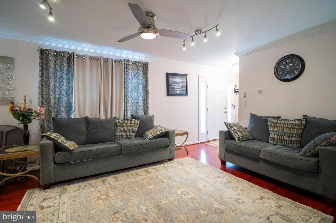 1215 Elm Ridge Ave - Photo 7 of 40