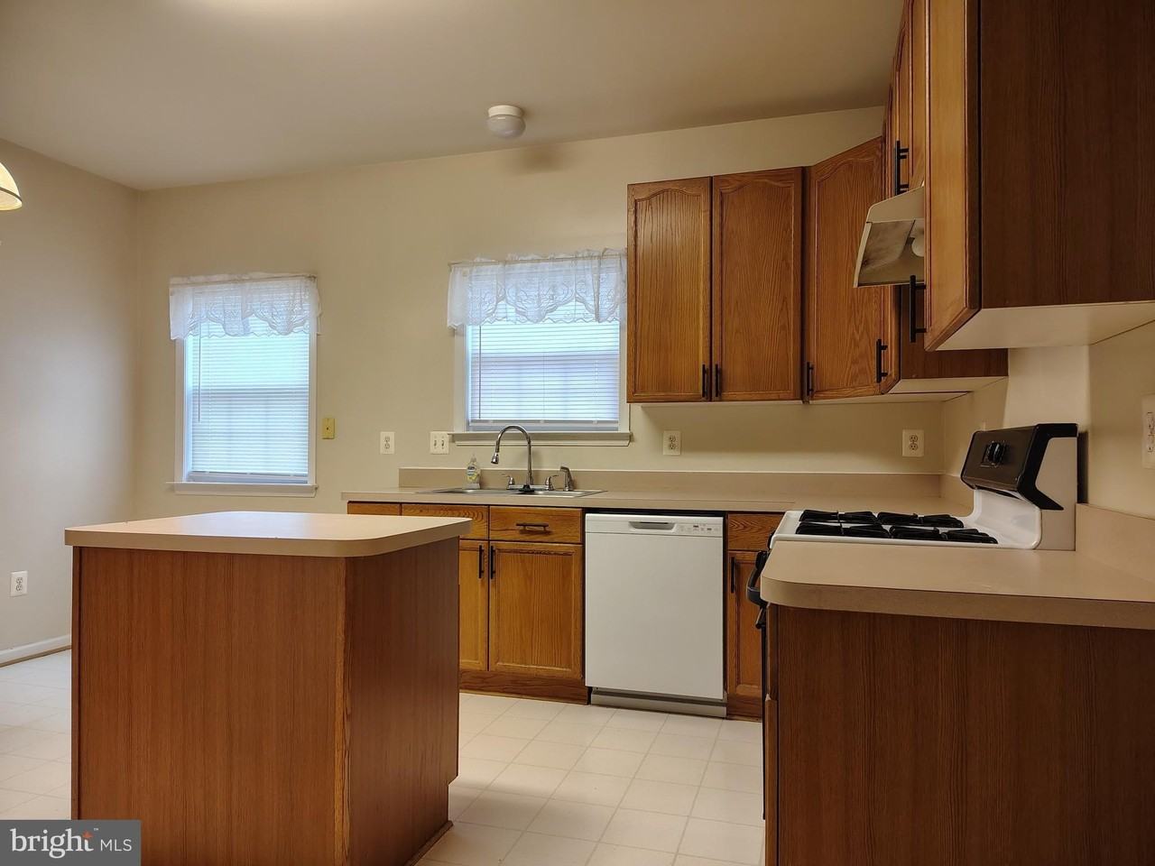 444 Delaware Rd - Photo 6 of 23