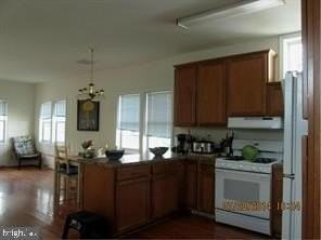 7429 Cedar Grove Ln - Photo 3 of 8