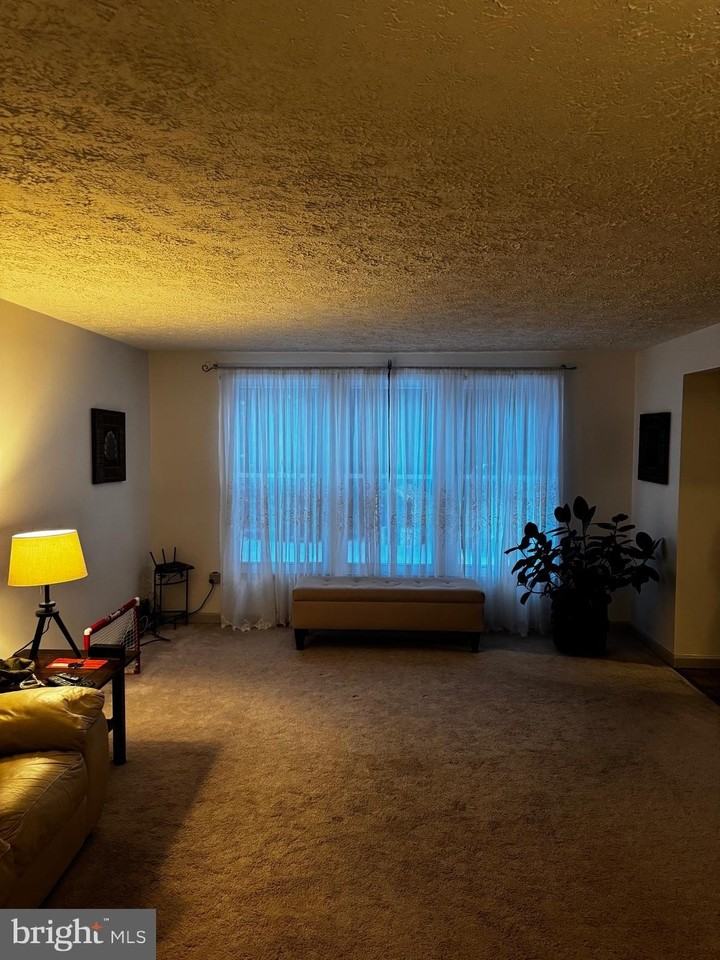 13025 Gershwin Way - Photo 6 of 35