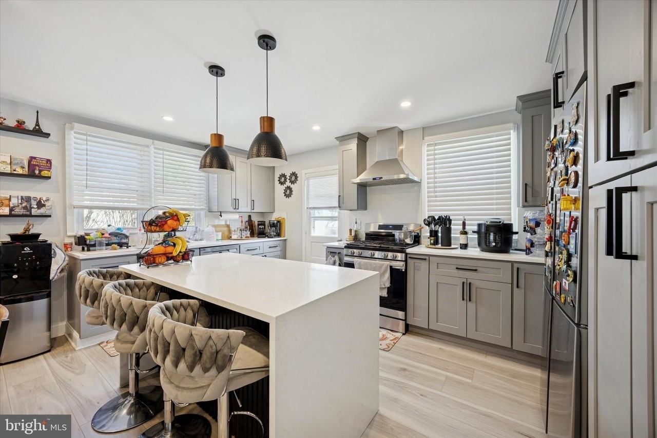 317 Summer Ave - Photo 7 of 26