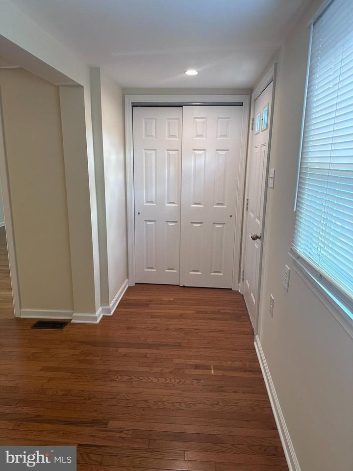 371 Easton Rd Unit A - Photo 6 of 20