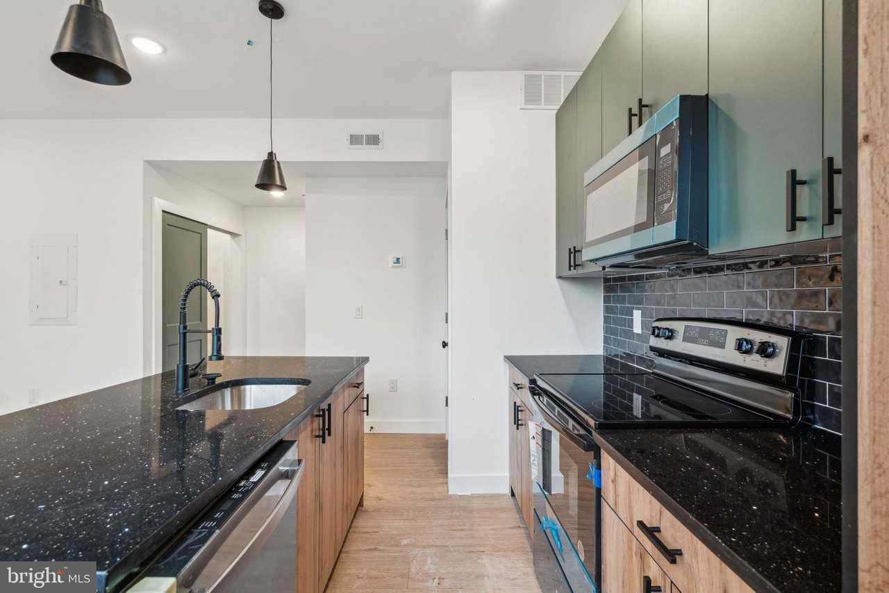 4181 Mantua Ave Apt 5 #5 - Photo 4 of 18