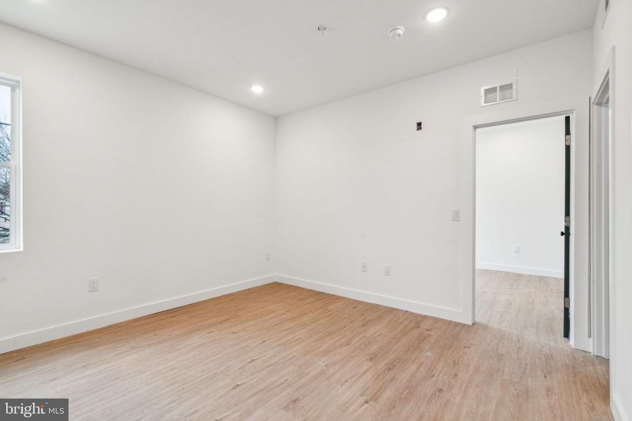 4181 Mantua Ave Apt 5 #5 - Photo 6 of 18