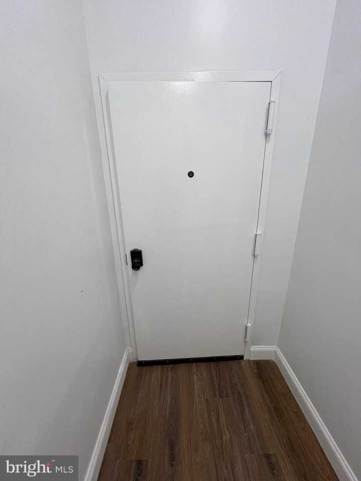 2145 Elkins Ave Unit B - Photo 2 of 22