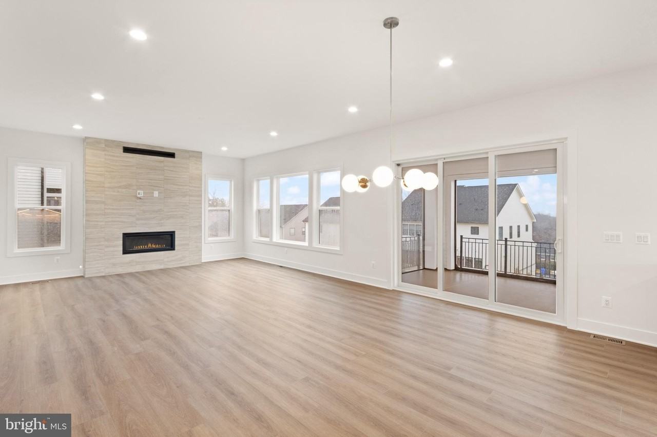 849 N Manchester St - Photo 2 of 34