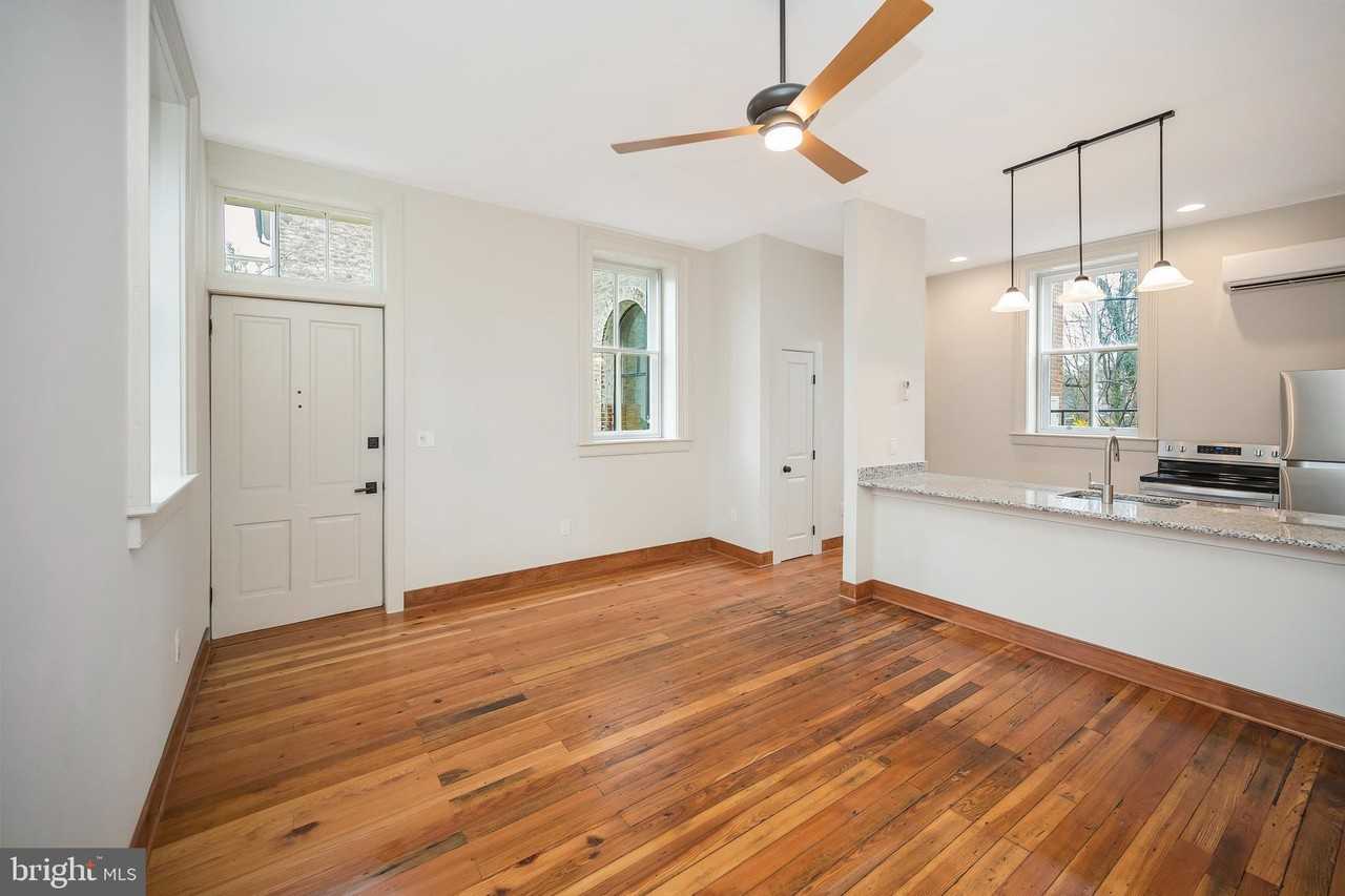 1201A Princess Anne St - Photo 5 of 20