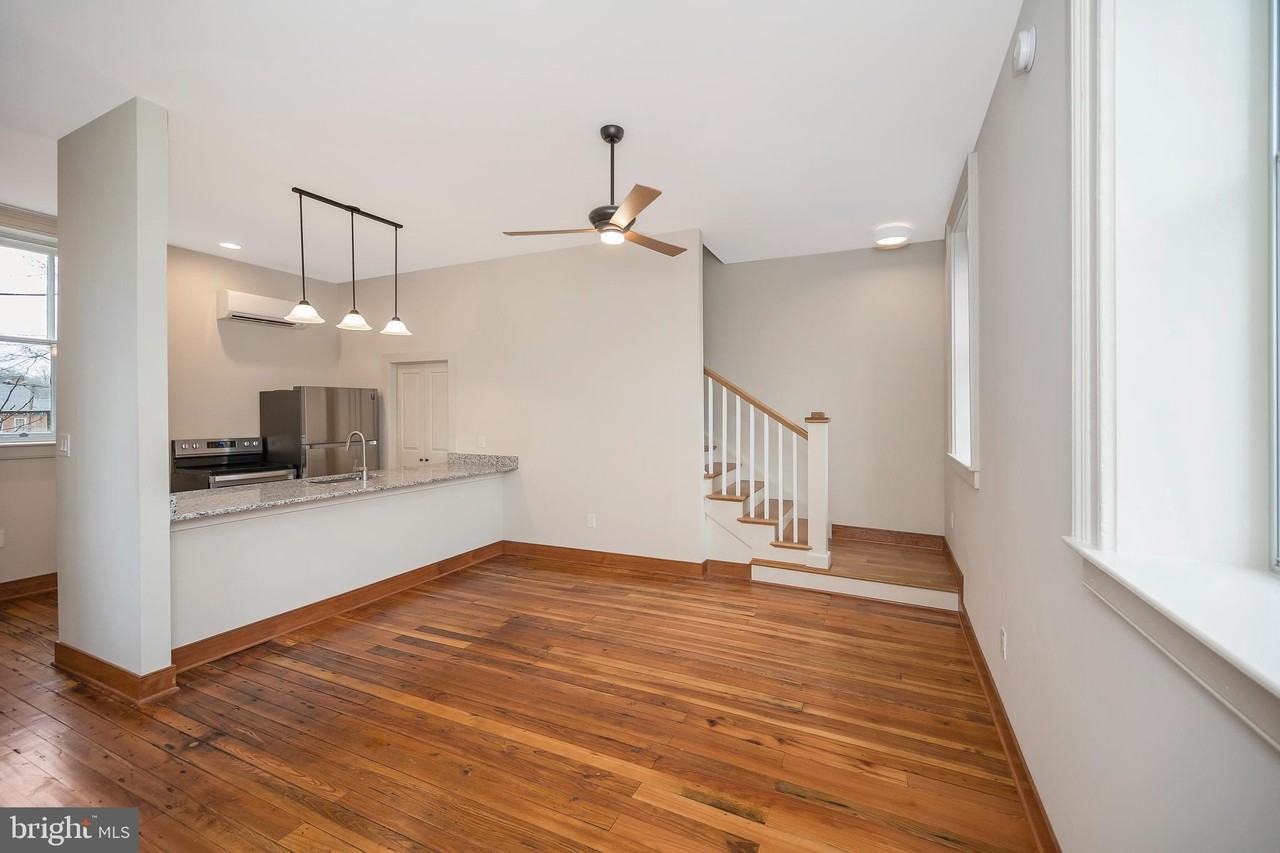 1201A Princess Anne St - Photo 6 of 20