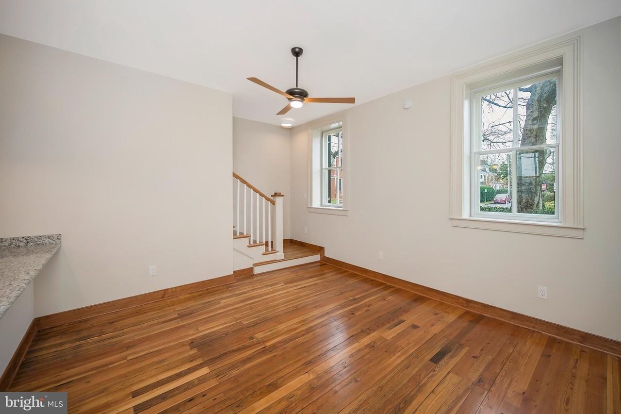 1201A Princess Anne St - Photo 7 of 20