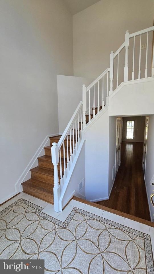 4105 Hazelwood Ct - Photo 3 of 19