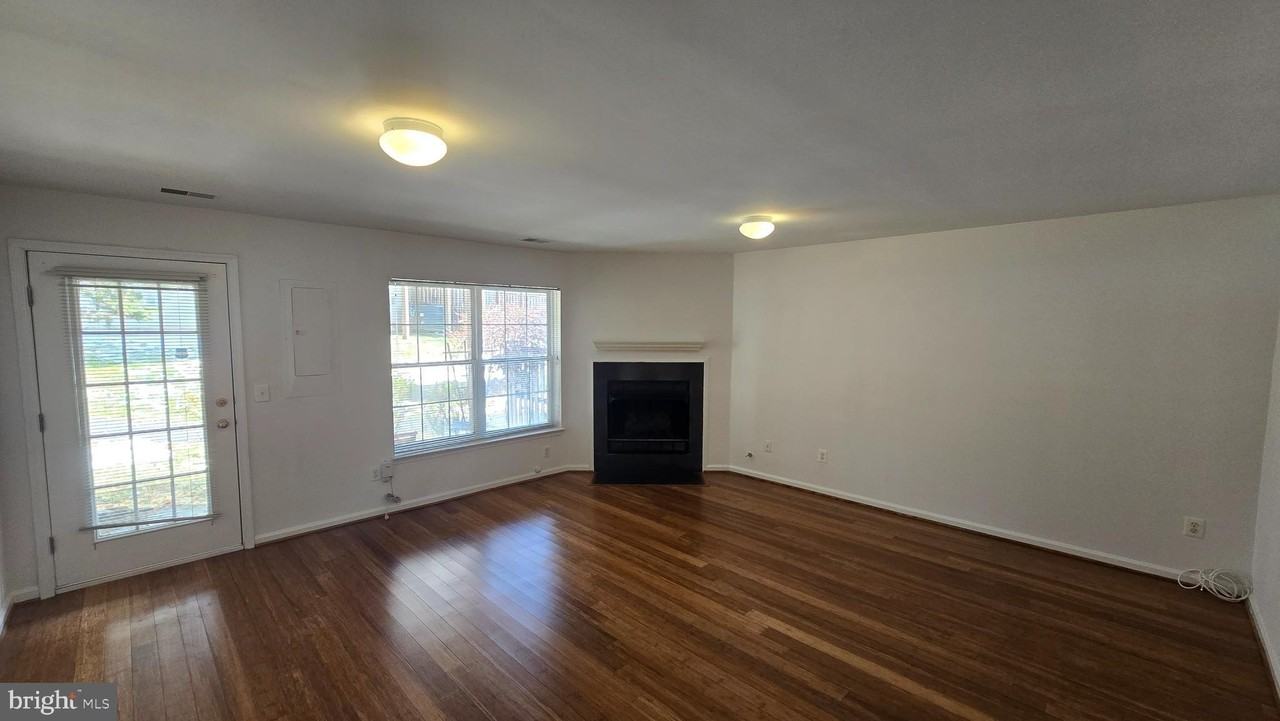 4105 Hazelwood Ct - Photo 4 of 19