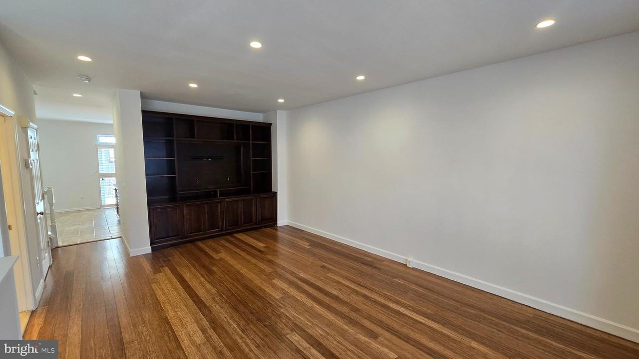 4105 Hazelwood Ct - Photo 7 of 19