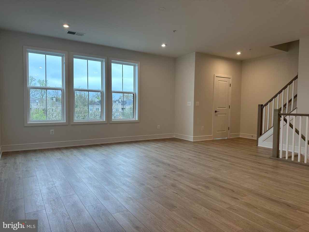 43324 Farringdon Sq - Photo 4 of 43