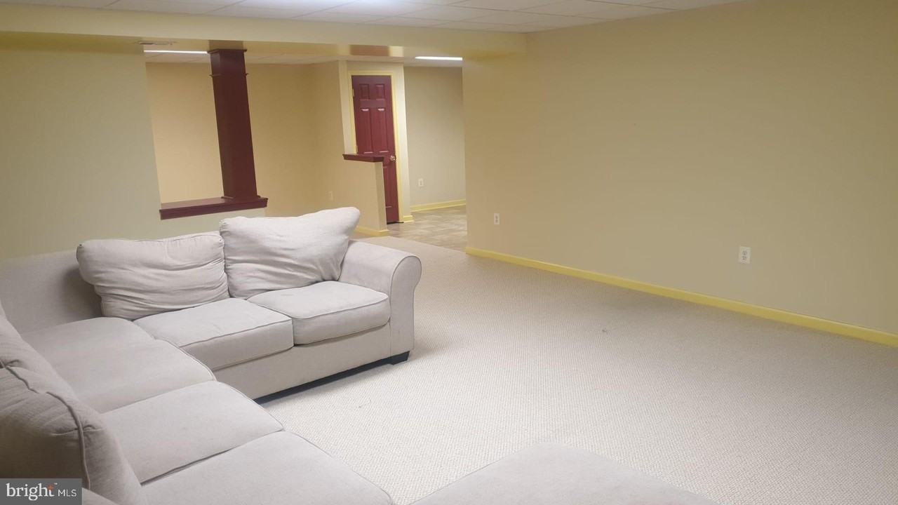 9607 Laurel Oak Dr - Photo 4 of 11