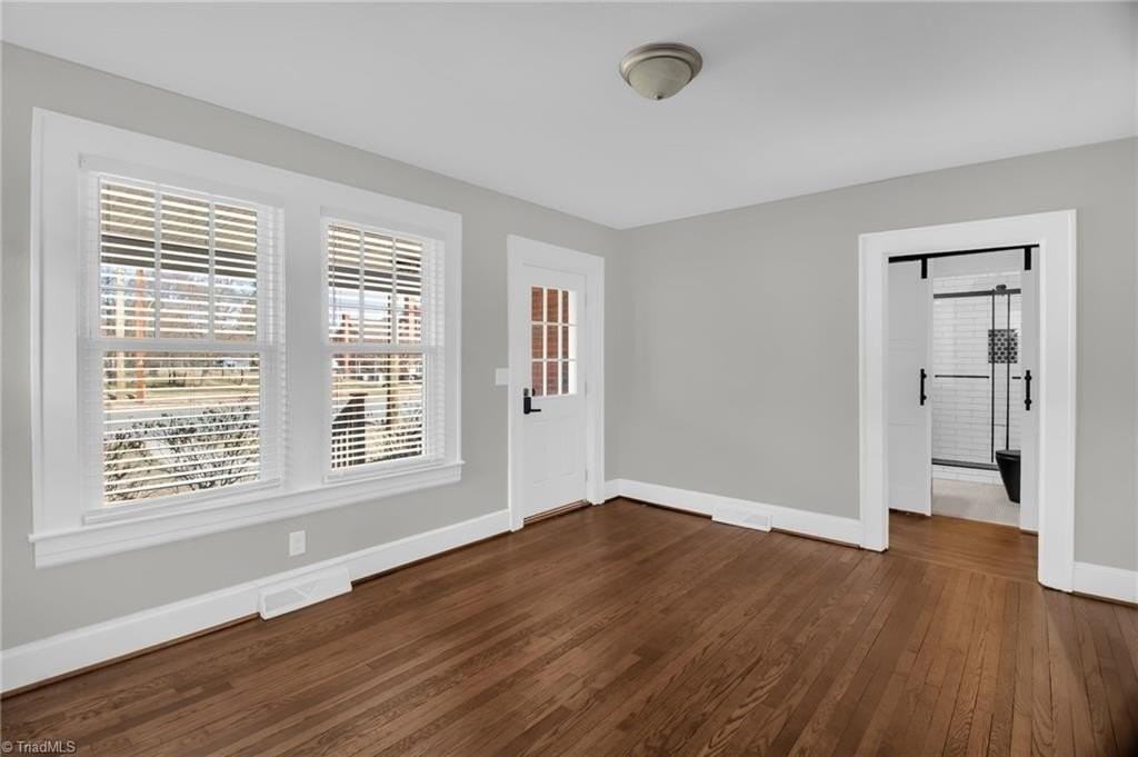 205 W Hunter St - Photo 3 of 31