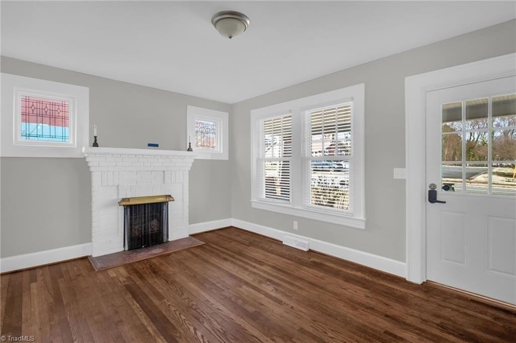 205 W Hunter St - Photo 4 of 31