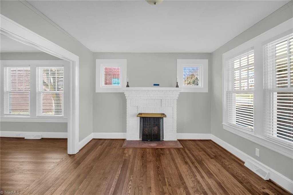 205 W Hunter St - Photo 5 of 31