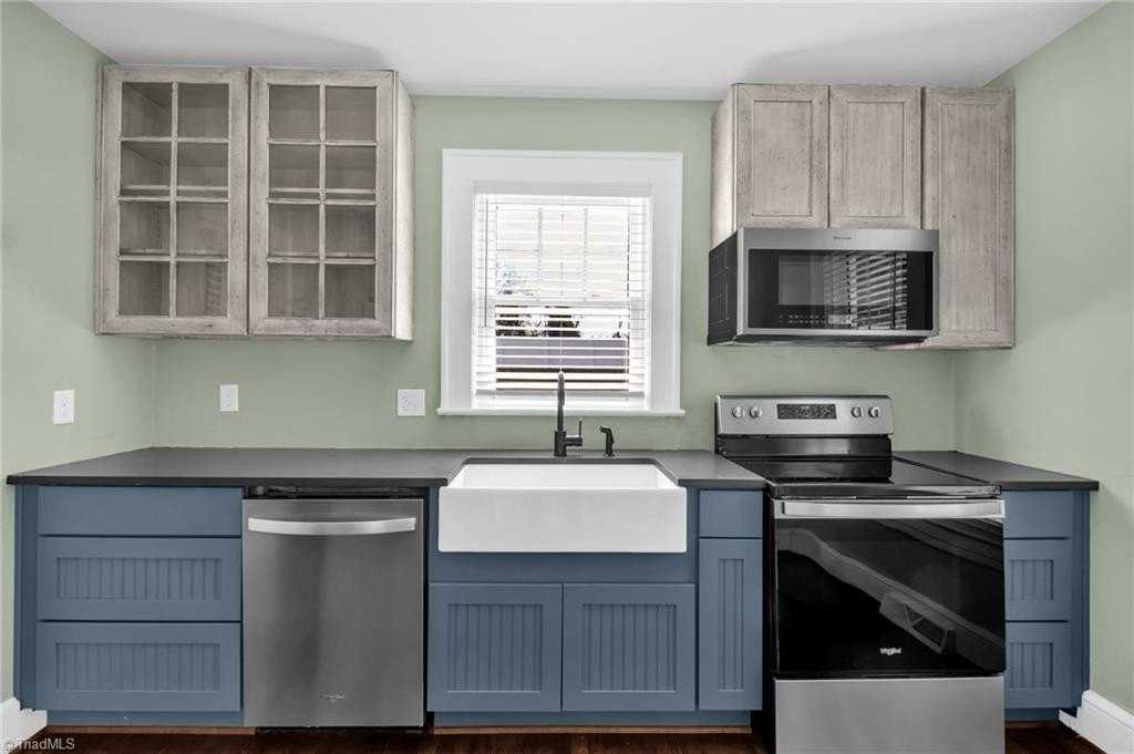 205 W Hunter St - Photo 7 of 31