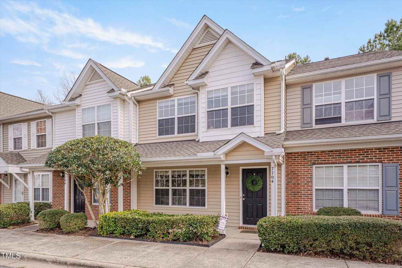 7704 Averette Field Dr - Photo 2 of 25