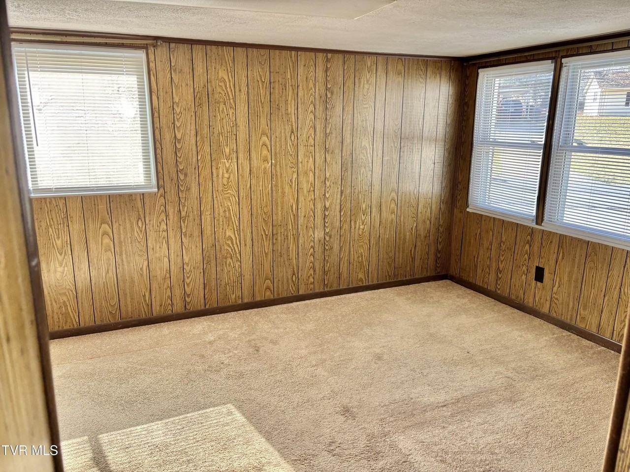 115 Shenandoah Dr - Photo 3 of 5