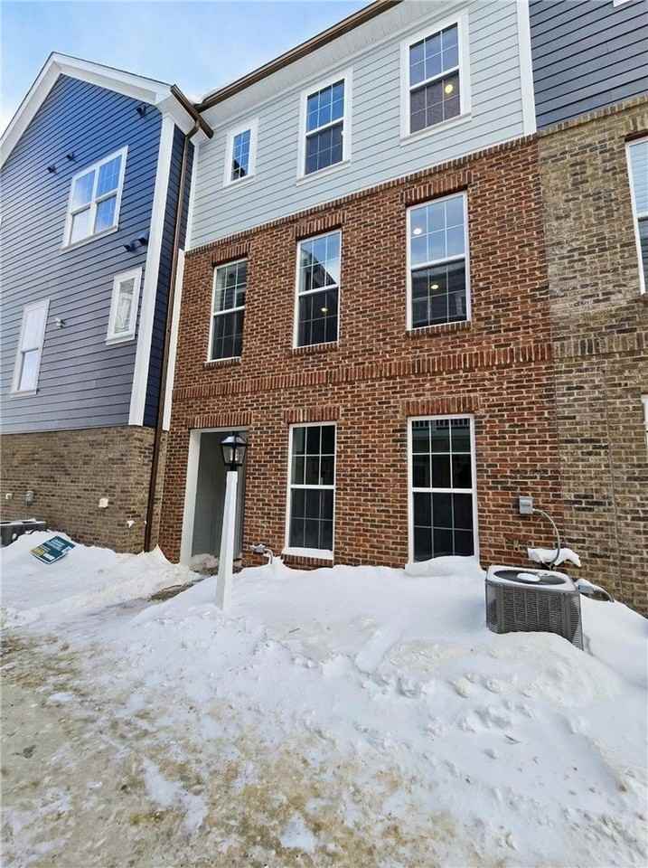 305 Frederick Way - Photo 2 of 50