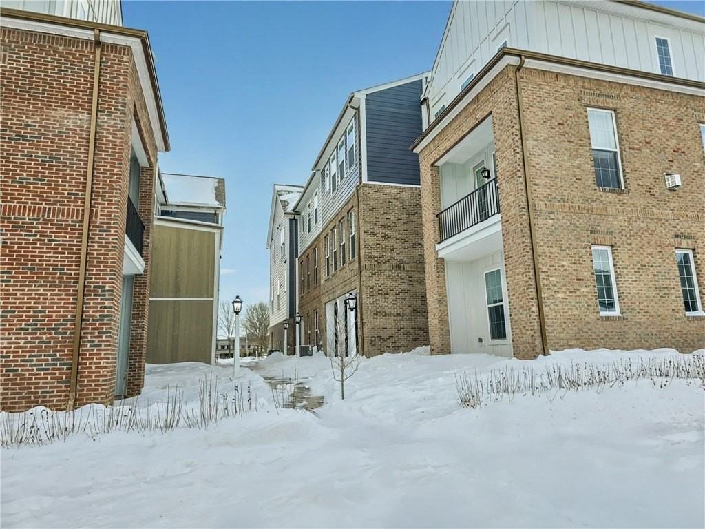 305 Frederick Way - Photo 5 of 50