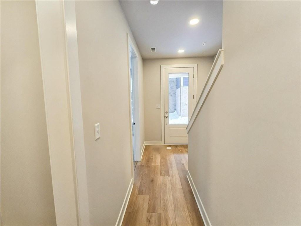 305 Frederick Way - Photo 6 of 50