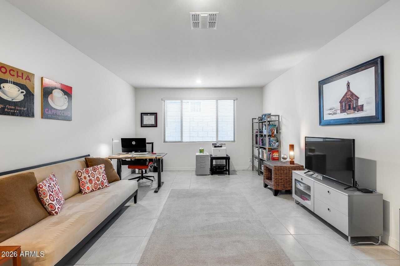 3044 W Monte Way - Photo 7 of 34