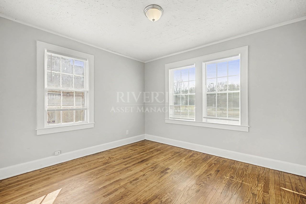 1052 National St #1 - Photo 3 of 10