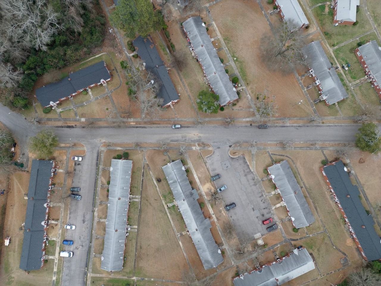 Colonial Village - Photo 4 of 8