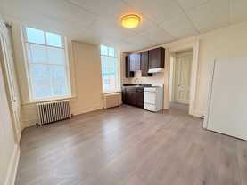 135 S Duke St - Photo 1 of 1