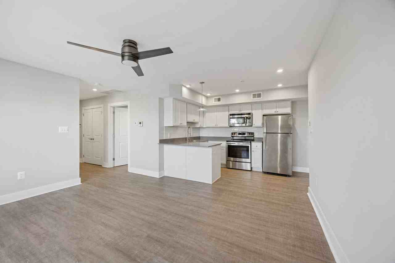 502 Gerhard Street - Photo 7 of 43