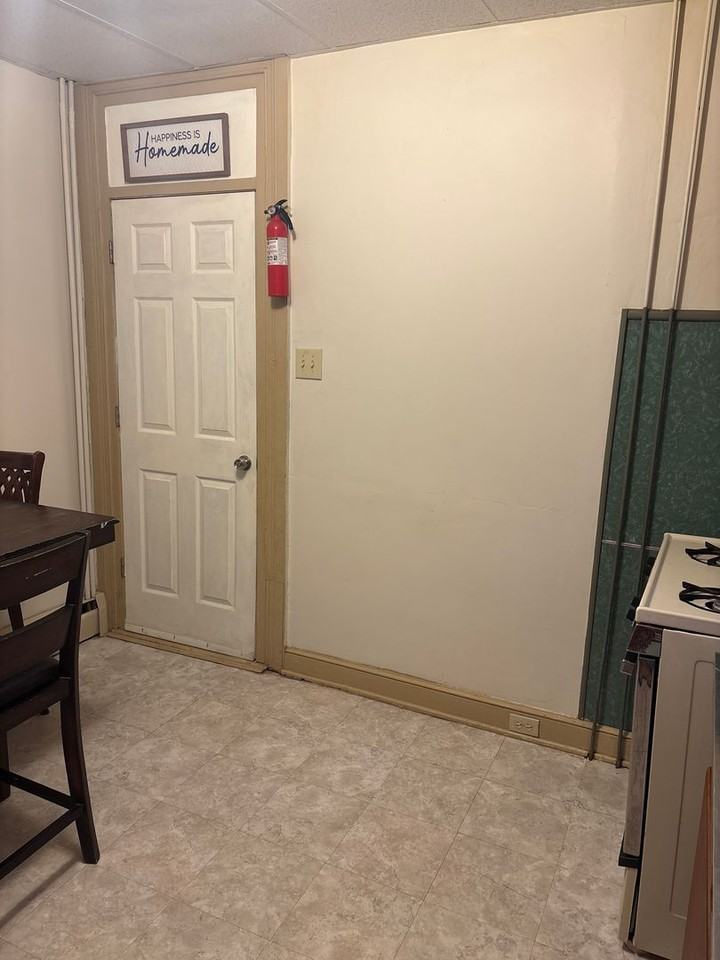 124 S Walnut St - Photo 7 of 18