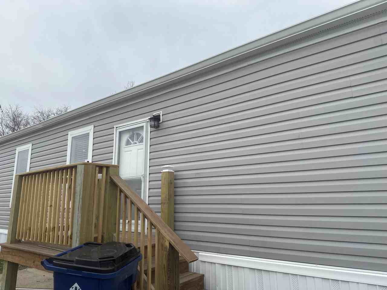 213 Sir Williams Ct #213