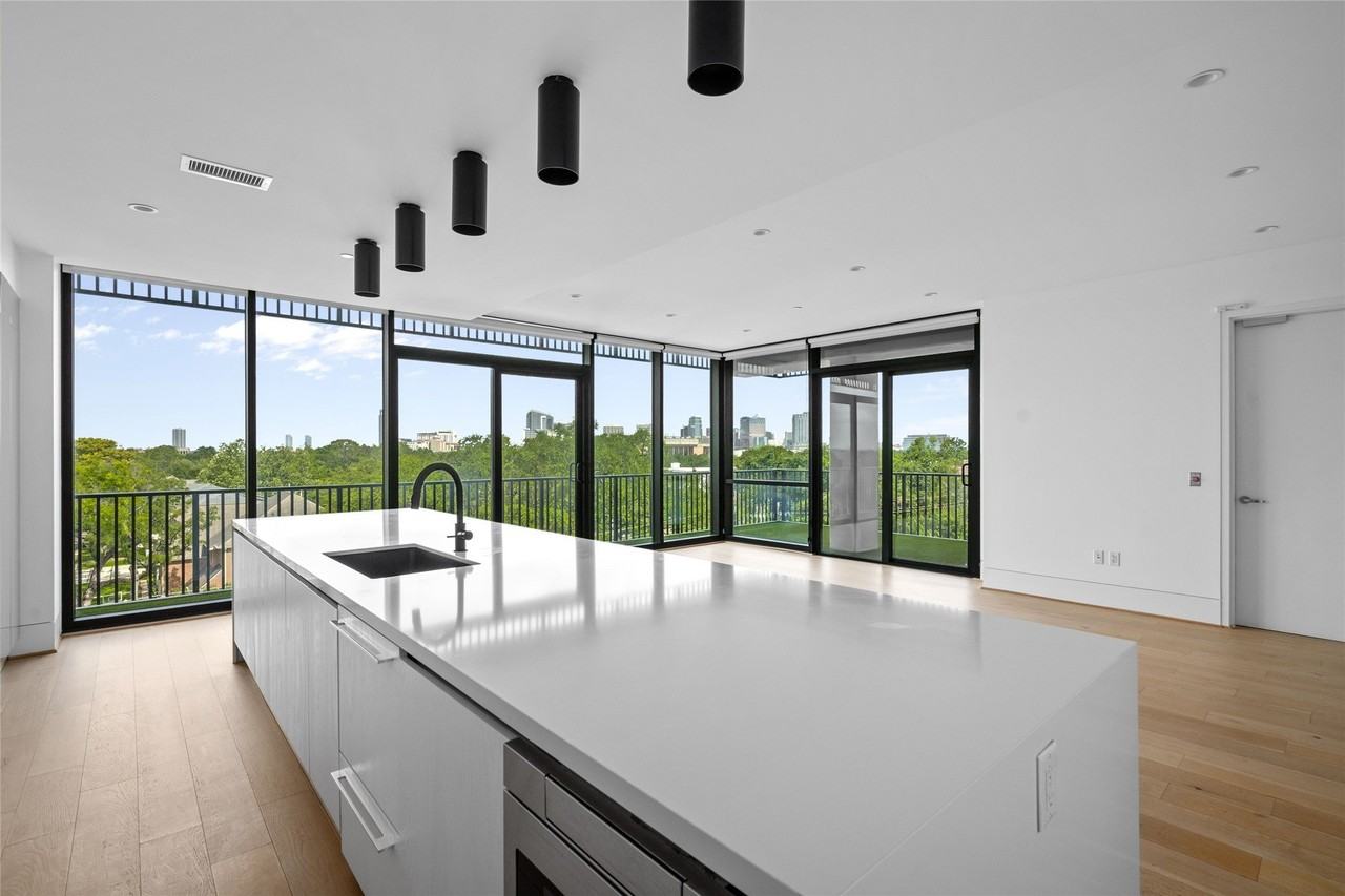 2406 Tangley St #300 - Photo 7 of 20