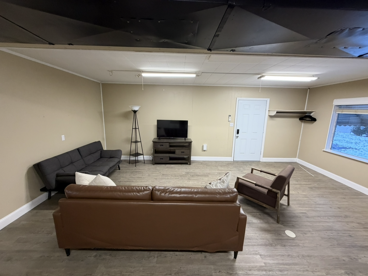 823 Hawkins Dr #1 - Photo 2 of 7