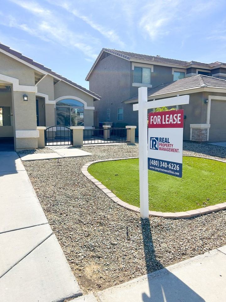 25645 W Dunlap Rd - Photo 4 of 30