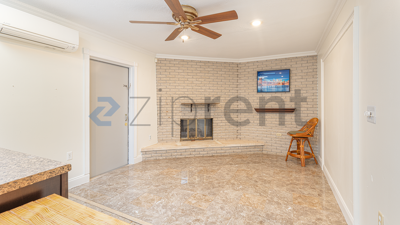 6534 Precourt Dr - Photo 4 of 13