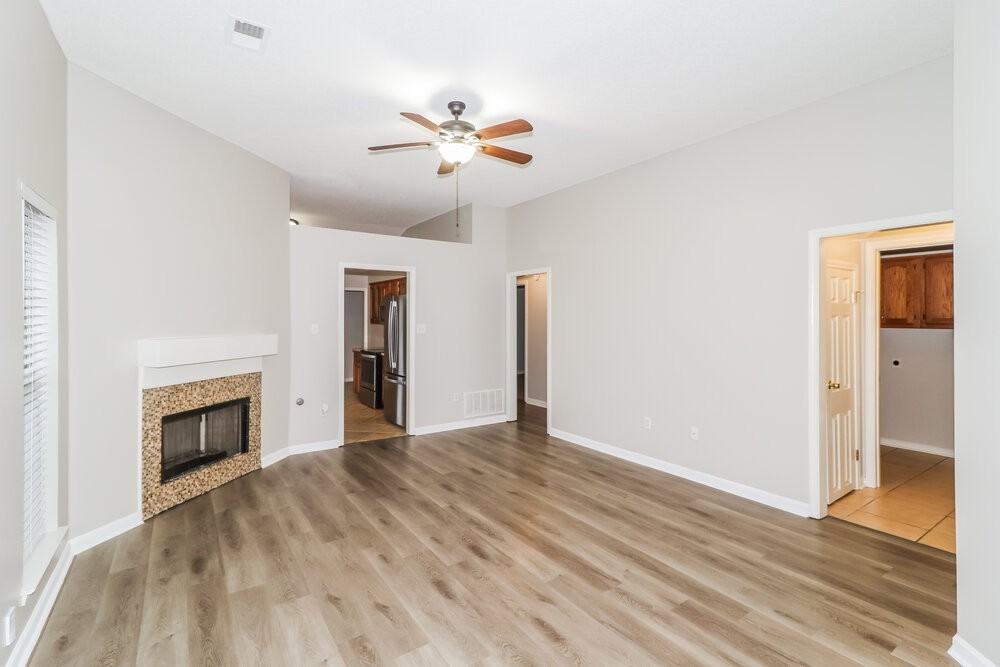 761 Grant Dr - Photo 5 of 17