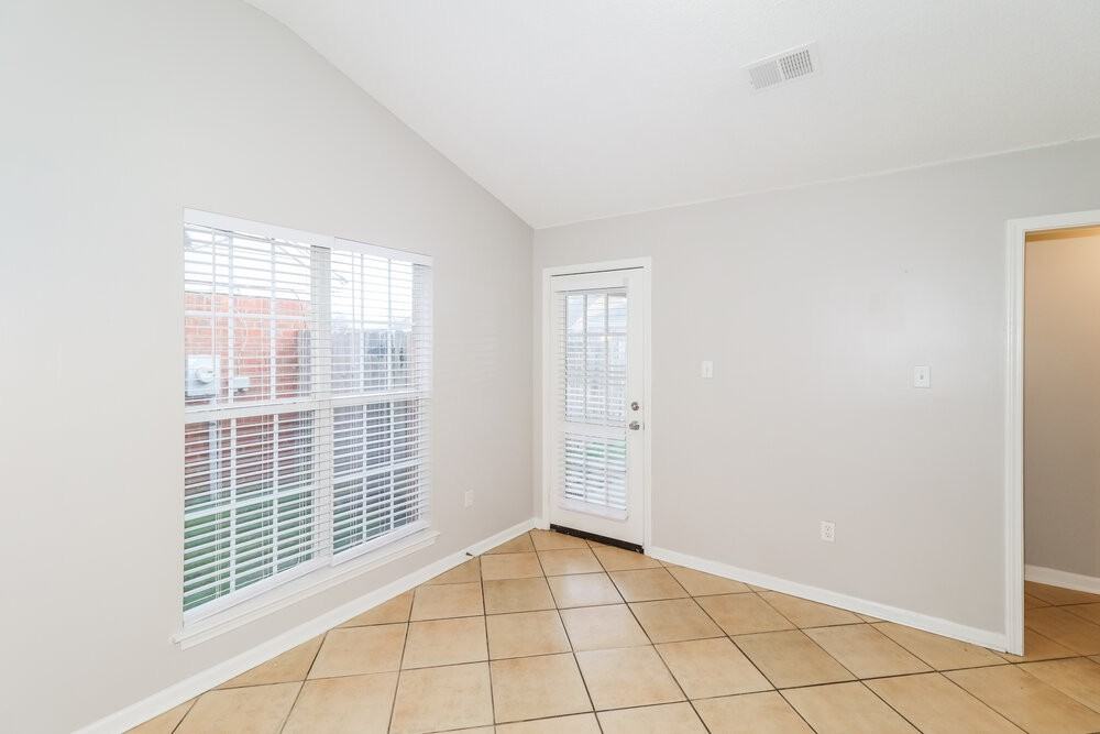 761 Grant Dr - Photo 7 of 17