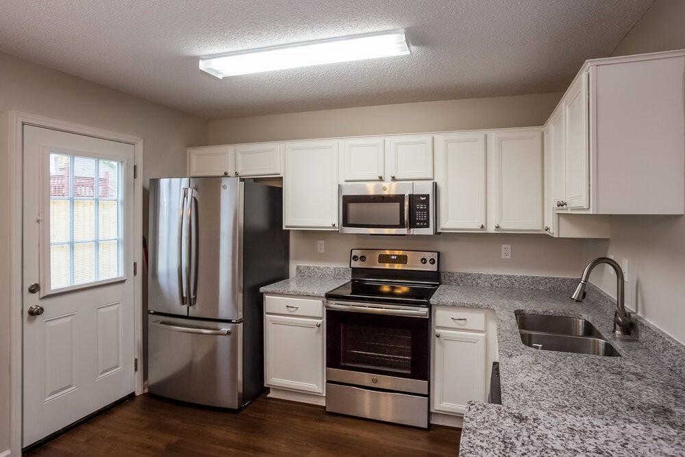 7094 Mirage Ln - Photo 7 of 17