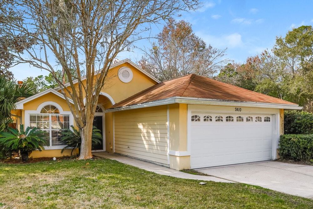 7410 Carriage Side Ct - Photo 3 of 15