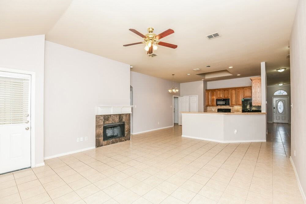 1100 Hillwood Dr - Photo 4 of 16