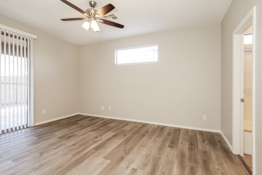 8713 N 58th Ln - Photo 6 of 16