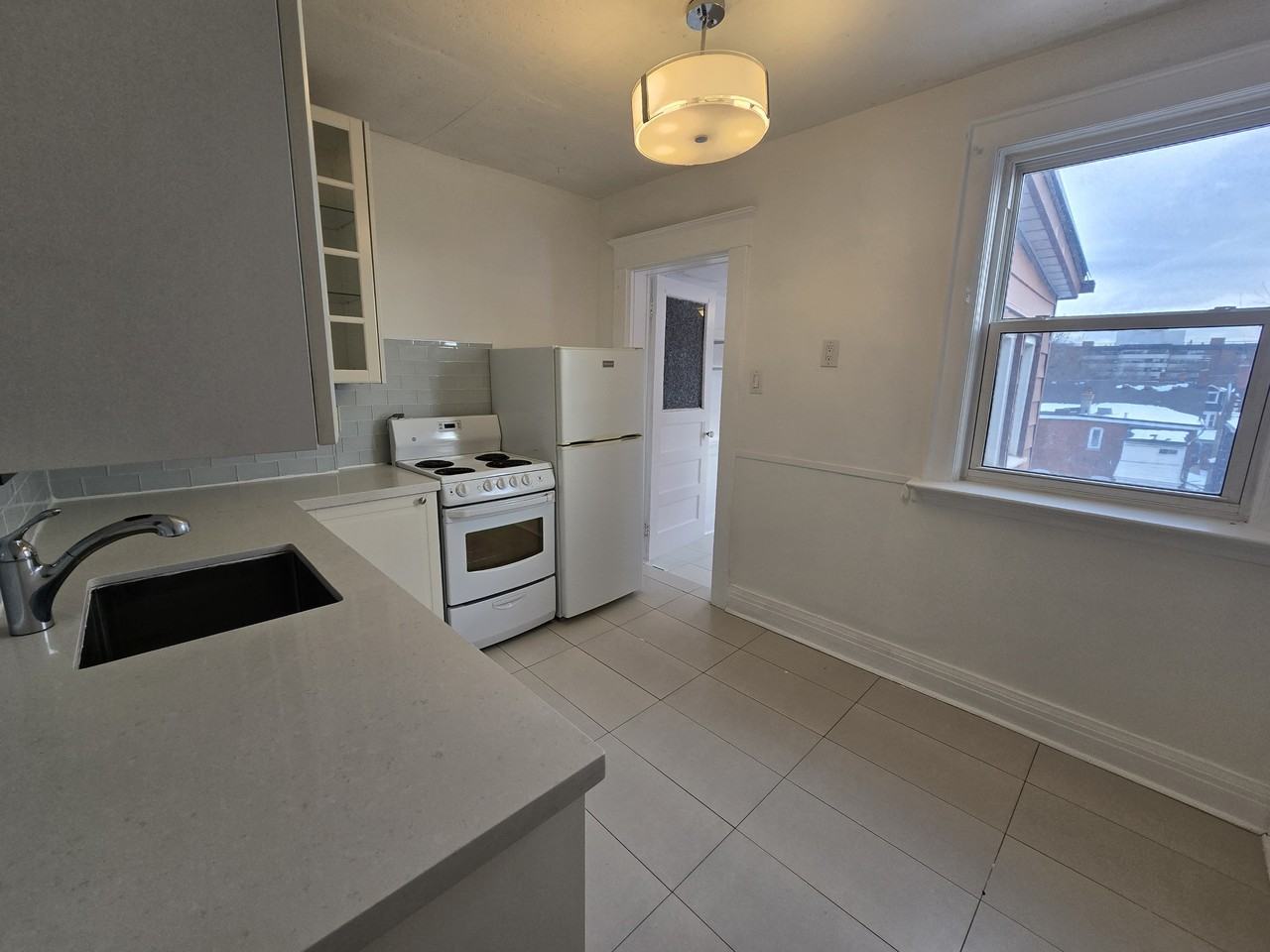 885 Davenport Road - Photo 7 of 20