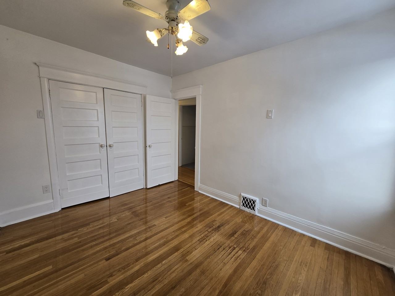 885 Davenport Road - Photo 4 of 20