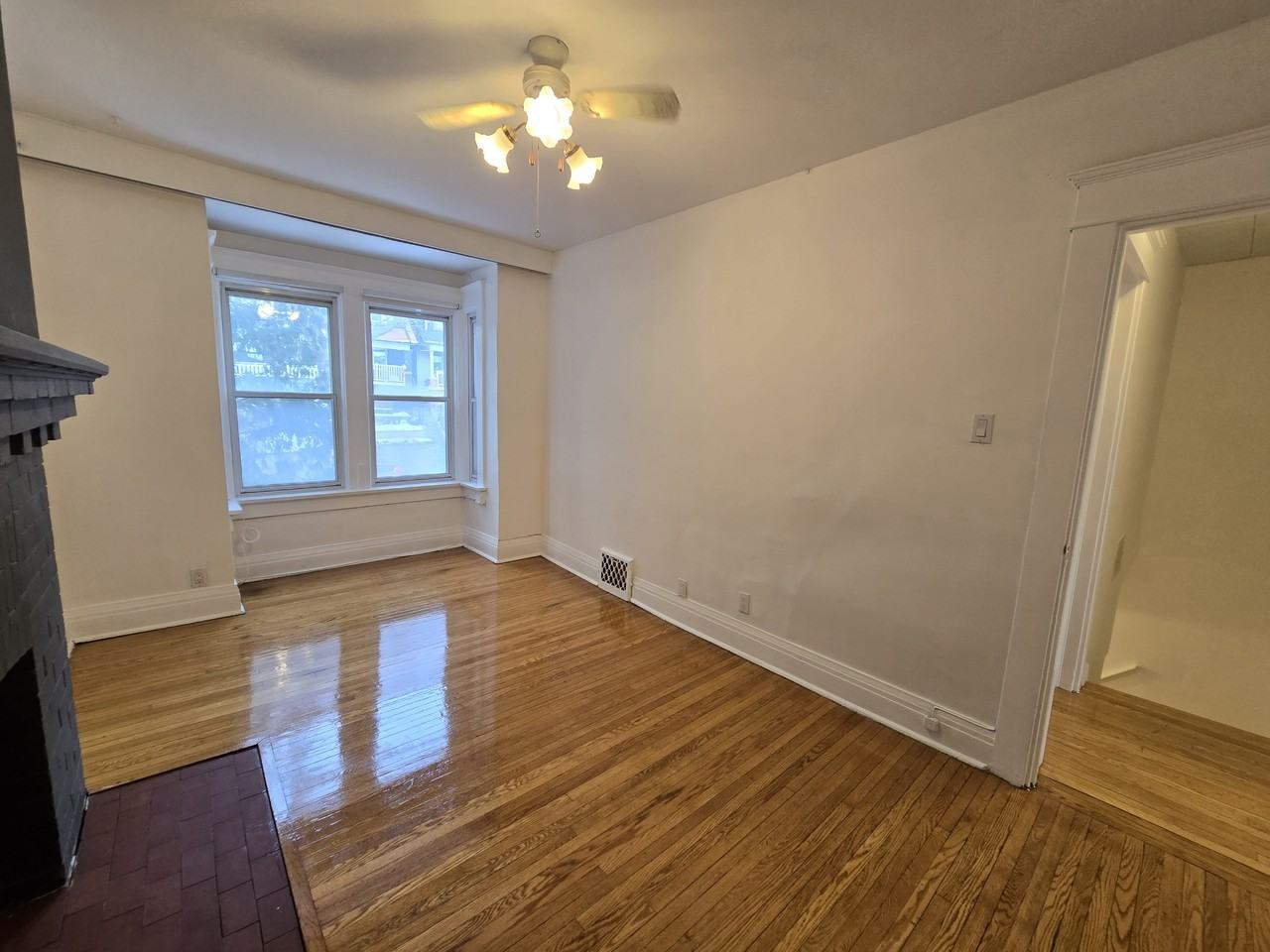 885 Davenport Road - Photo 5 of 20