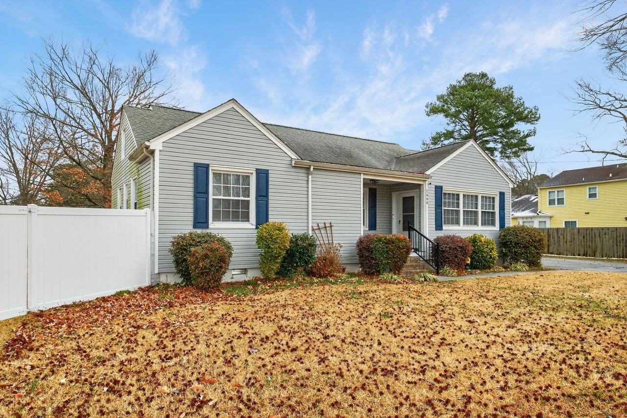 1666 Kempsville Rd - Photo 3 of 38