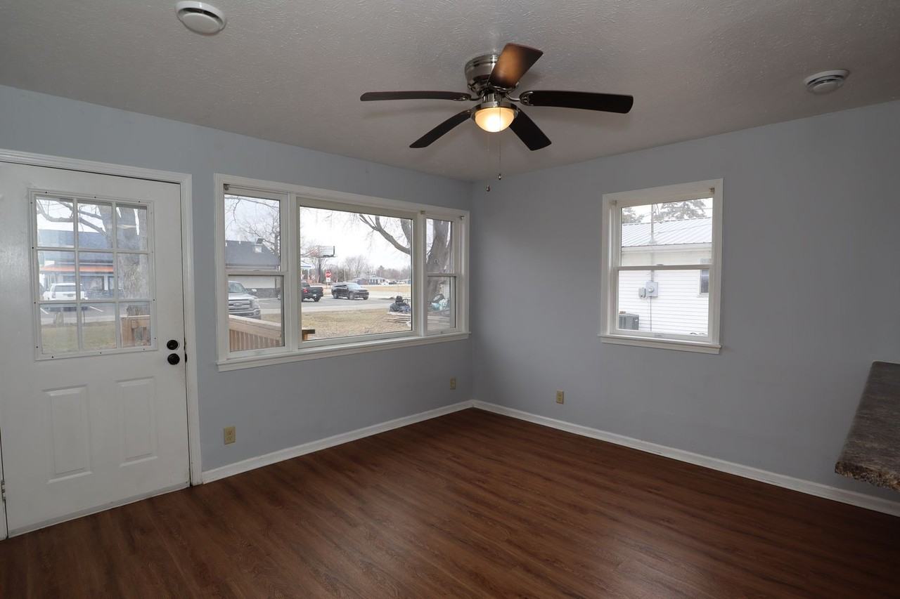 2324 N Elizabeth St - Photo 2 of 12